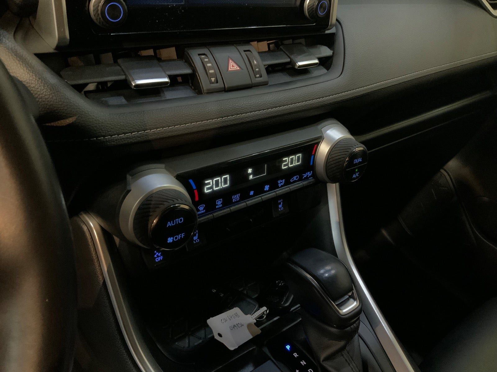 Hvid Toyota RAV4 fra 2021