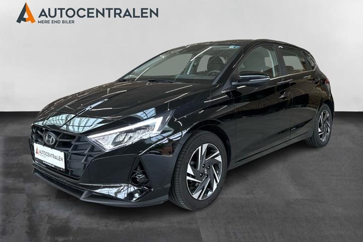 Sort Hyundai i20 fra 2023 set udefra