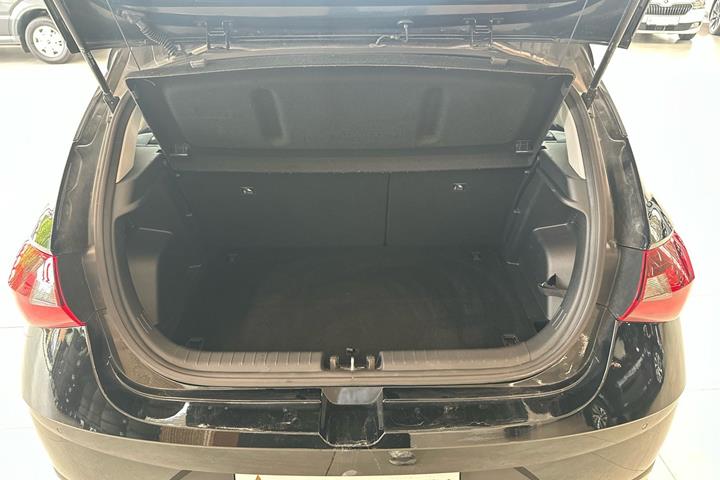 Sort Hyundai i20 fra 2023
