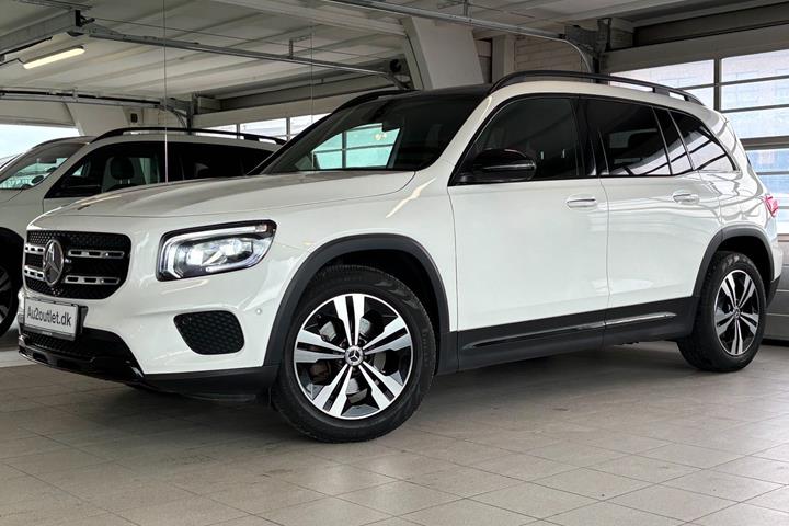 Hvid Mercedes GLB200 fra 2020 set udefra