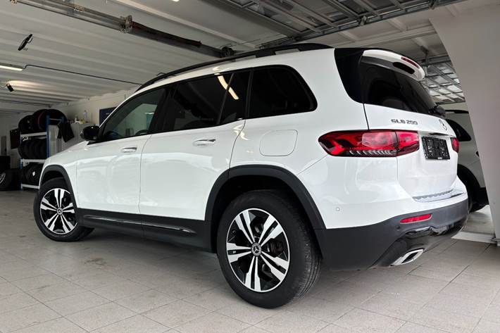 Hvid Mercedes GLB200 fra 2020