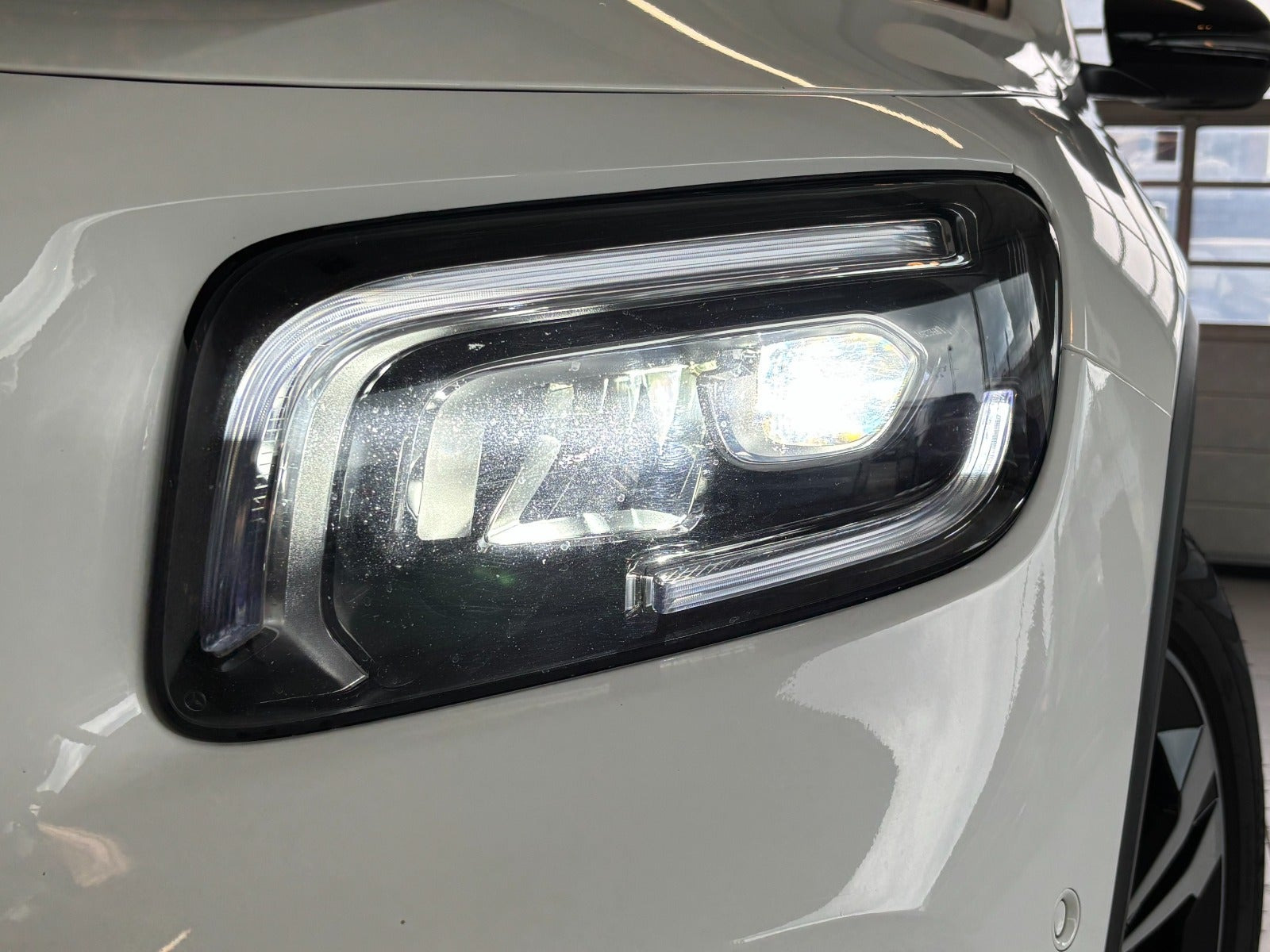 Hvid Mercedes GLB200 fra 2020