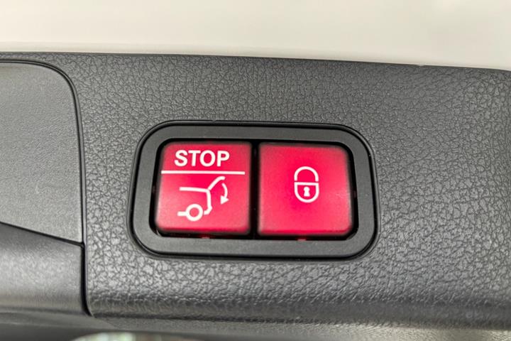 Hvid Mercedes GLB200 fra 2020
