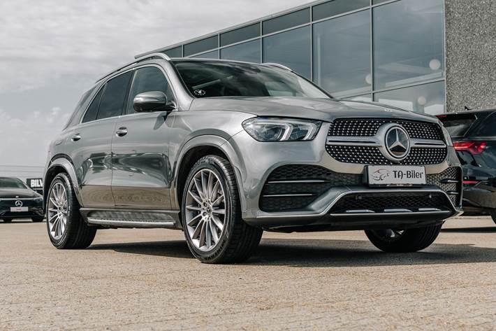 Sølv Mercedes GLE350 de fra 2022