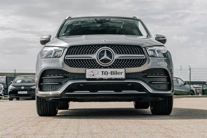 Sølv Mercedes GLE350 de fra 2022