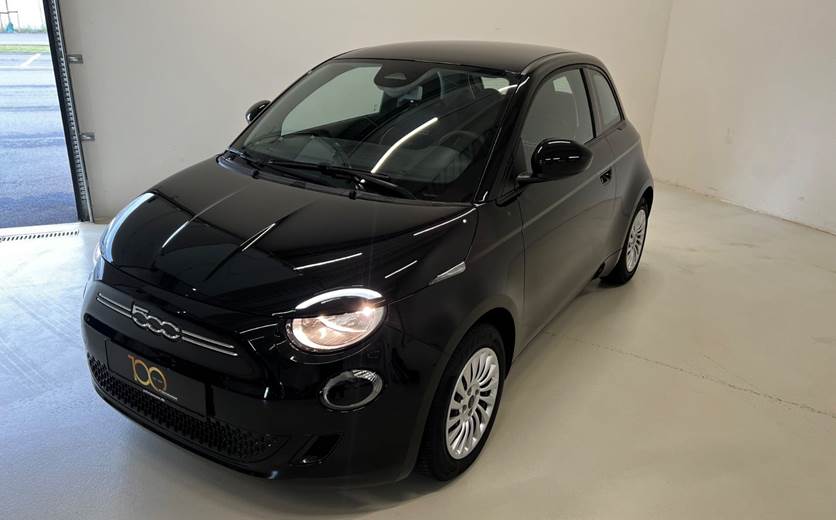 Fiat 500e 24 Action