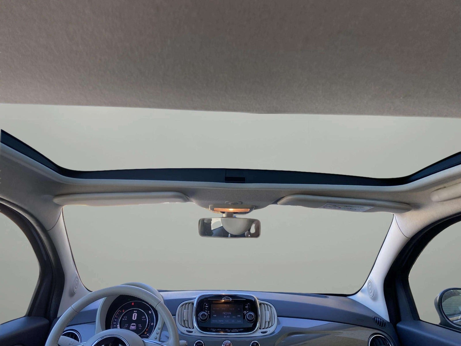 Grå Fiat 500 fra 2016