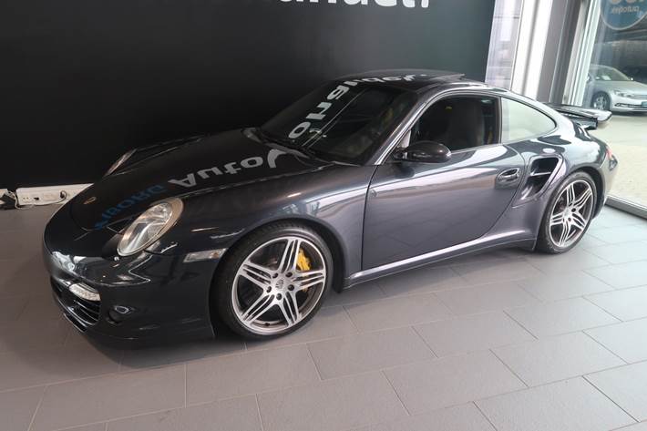 Grå Porsche 911 Turbo fra 2008