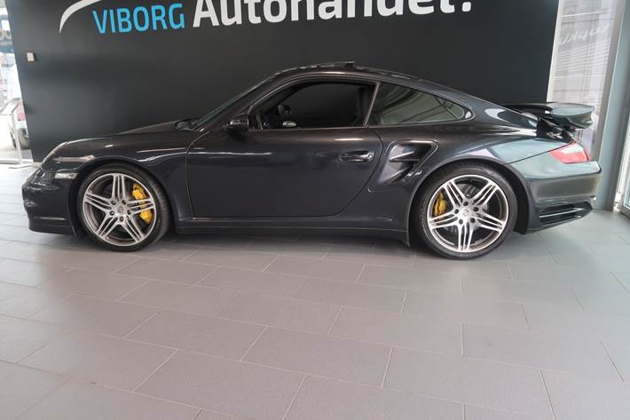 Grå Porsche 911 Turbo fra 2008