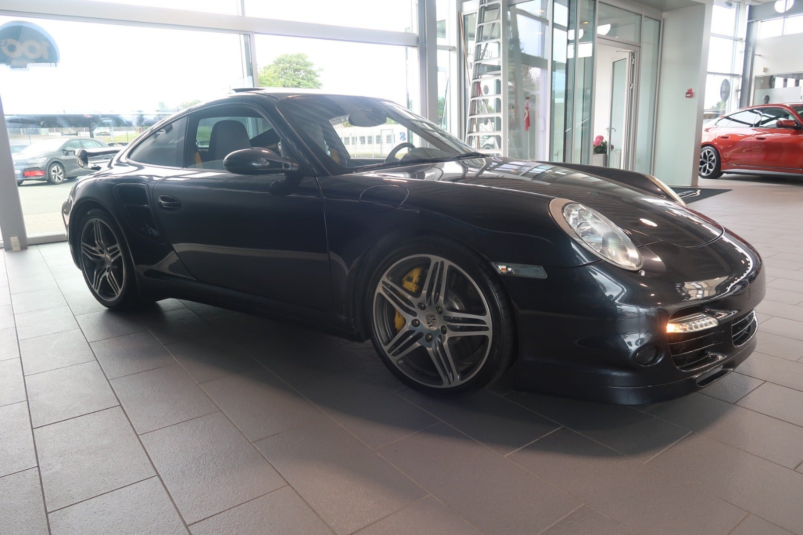 Grå Porsche 911 Turbo fra 2008