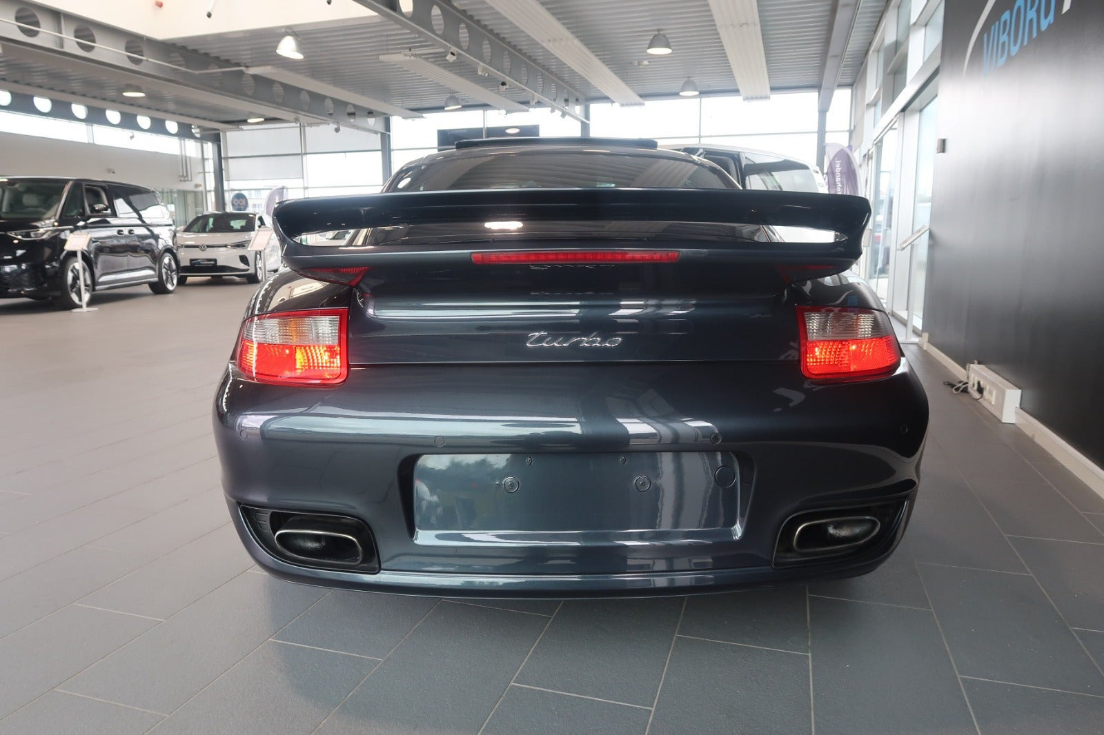 Grå Porsche 911 Turbo fra 2008