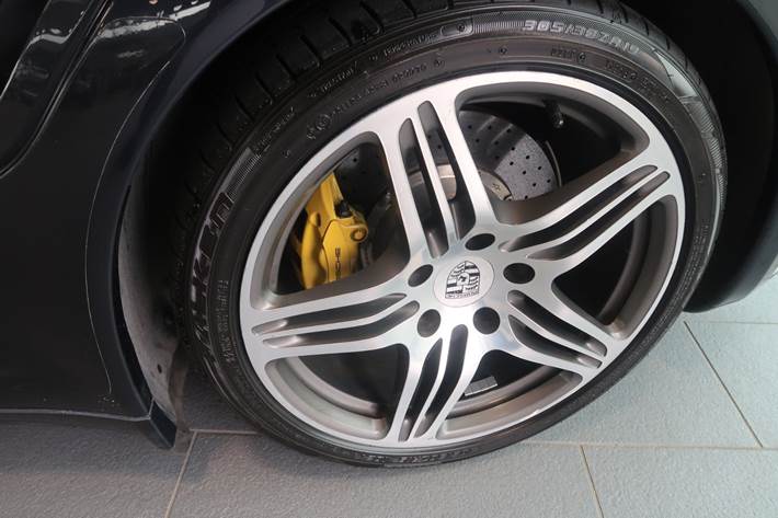 Grå Porsche 911 Turbo fra 2008