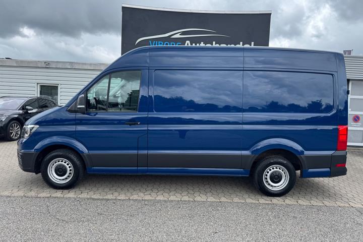 Blå VW Crafter 35 fra 2020