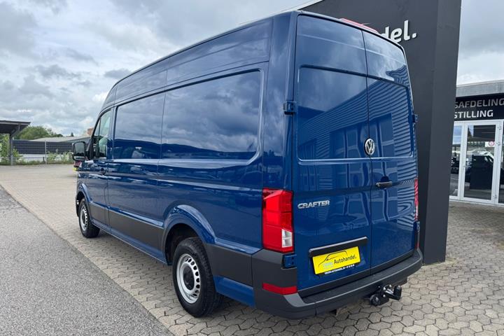 Blå VW Crafter 35 fra 2020
