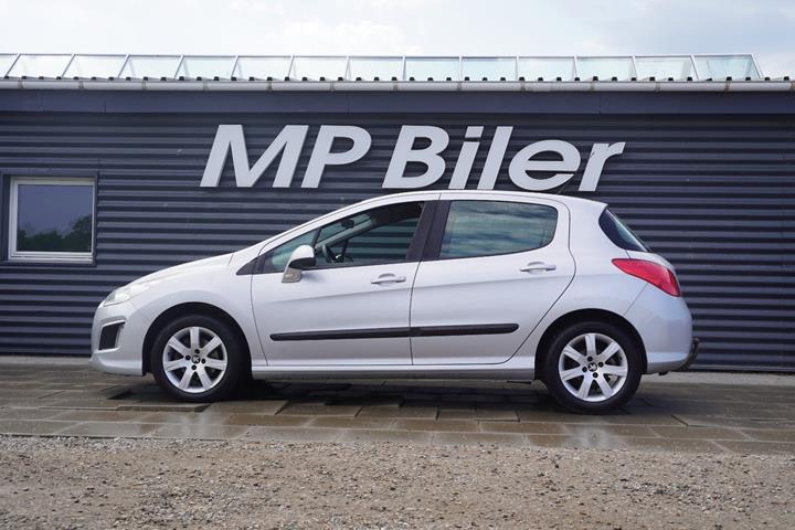 Sølv Peugeot 308 fra 2012