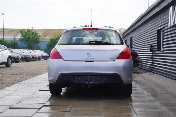 Sølv Peugeot 308 fra 2012