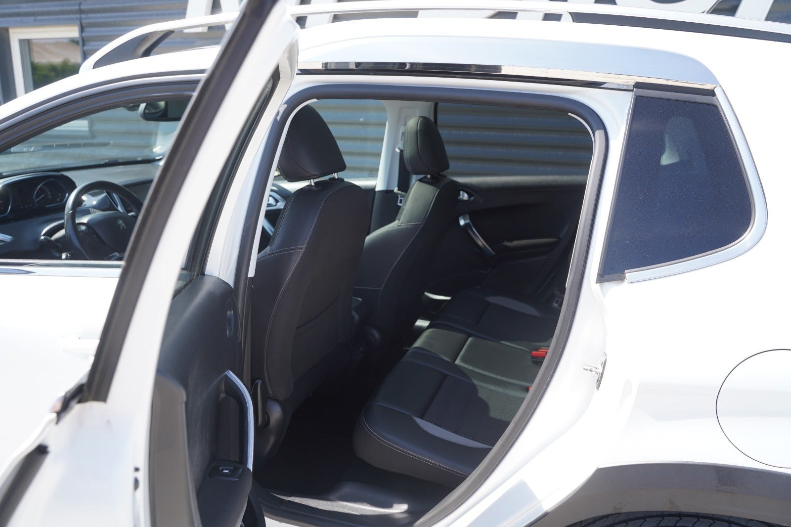 Hvid Peugeot 2008 fra 2018