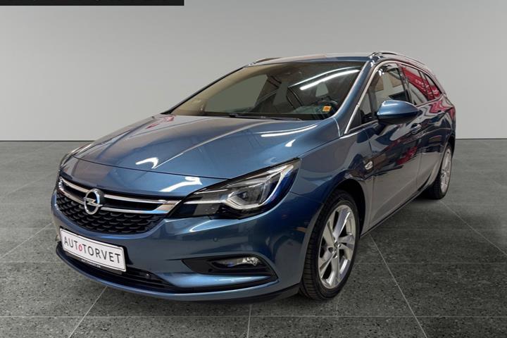 Blå Opel Astra fra 2017 set udefra