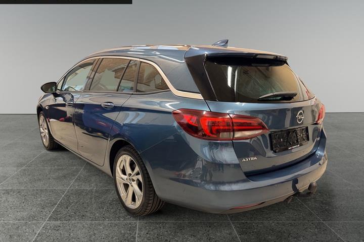 Blå Opel Astra fra 2017