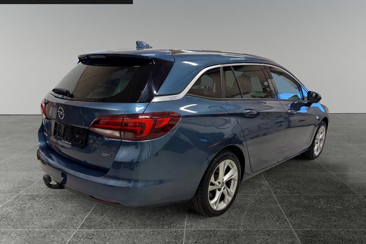 Blå Opel Astra fra 2017