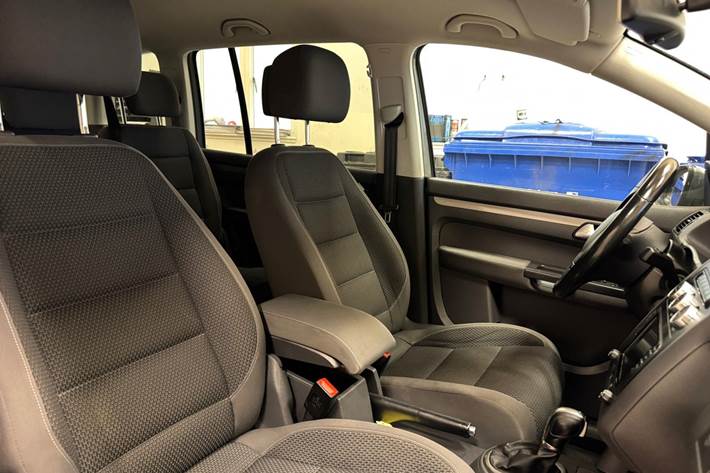 Sort VW Touran fra 2015