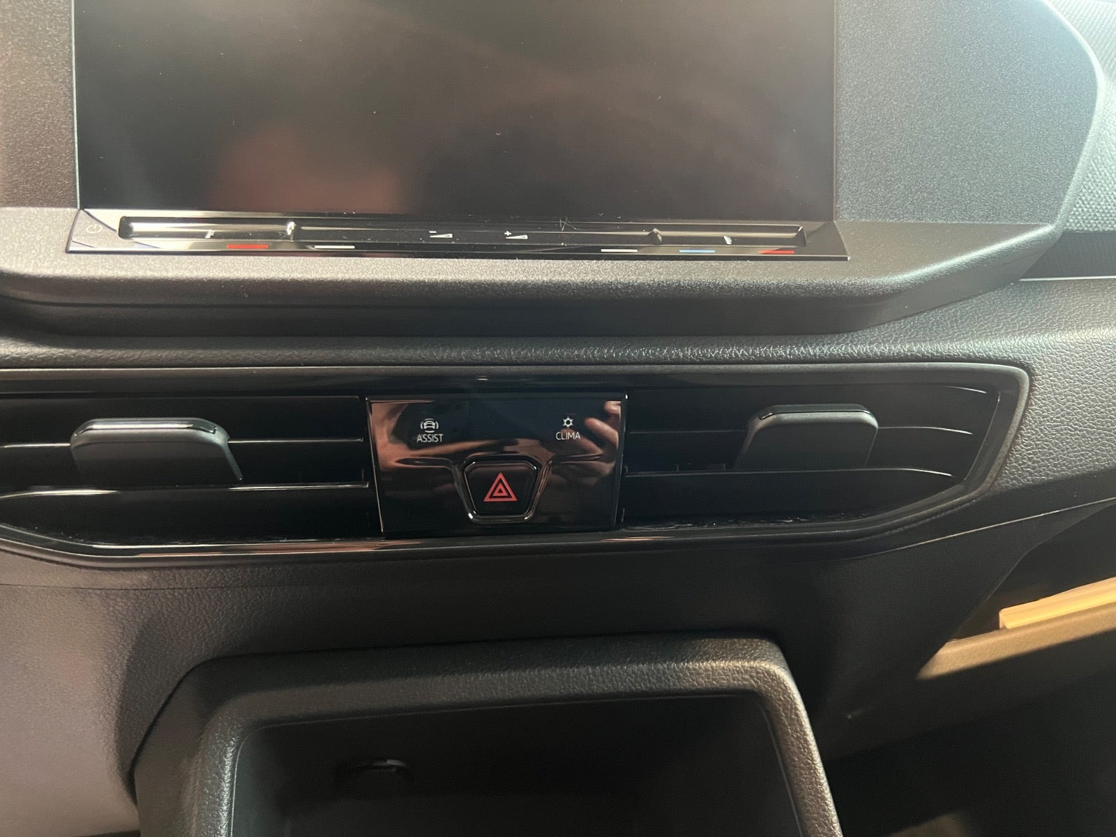 Hvid VW Caddy fra 2026