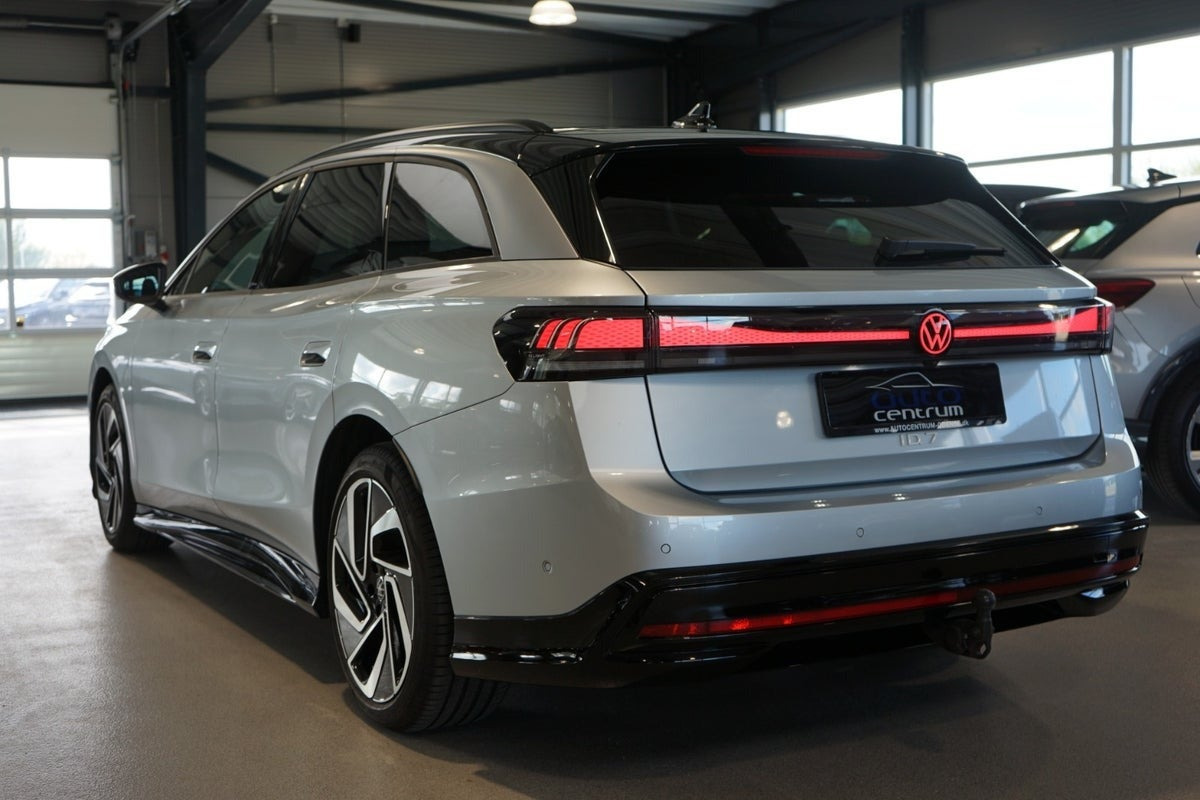Sølv VW ID.7 fra 2025