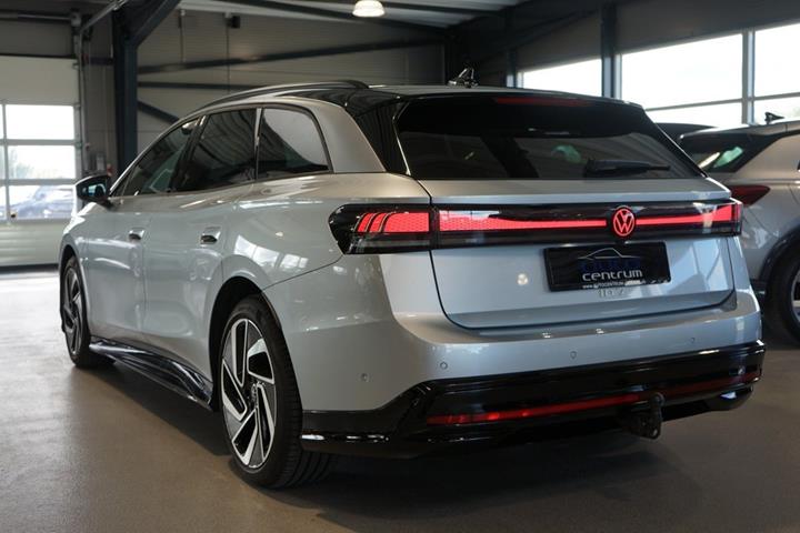 Sølv VW ID.7 fra 2025
