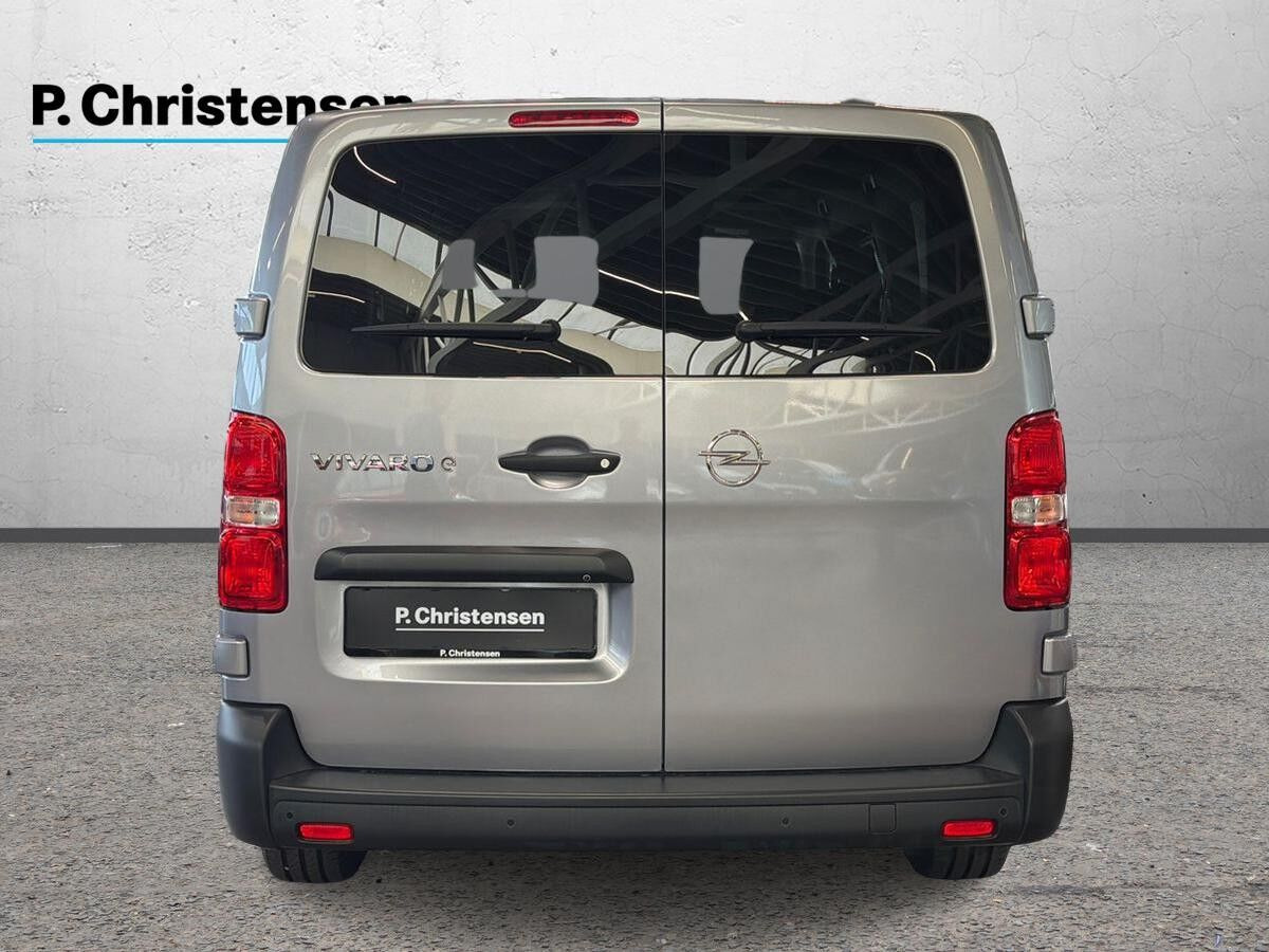 Grå Opel Vivaro-e fra 2023