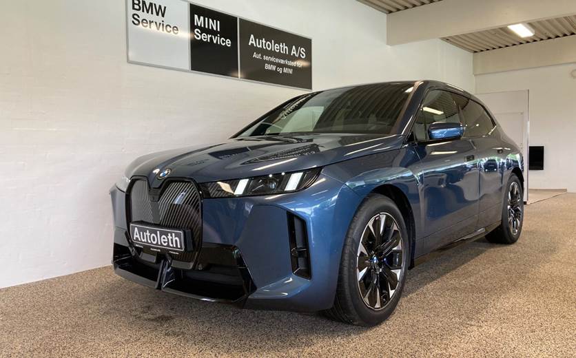 BMW iX xDrive45 M-Sport