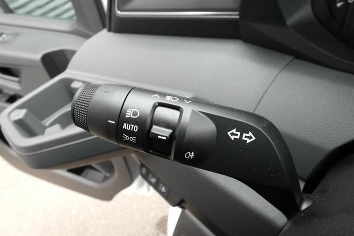 Hvid Renault Master V T35 fra 2025