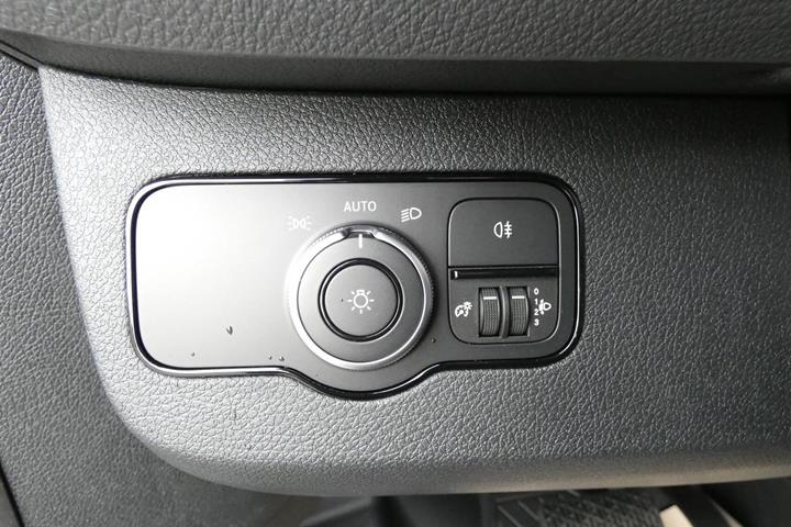 Grå Mercedes Sprinter 317 fra 2025