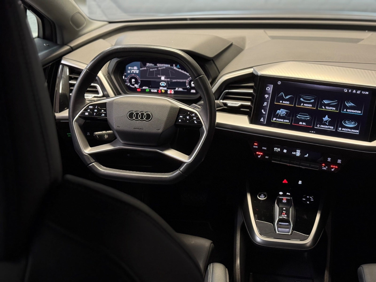 Grå Audi Q4 e-tron fra 2022