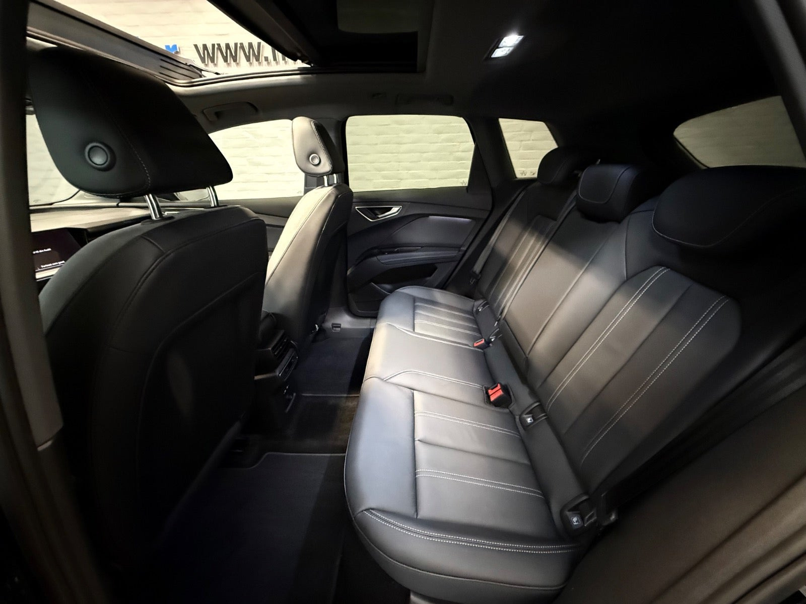 Sort Audi Q4 e-tron fra 2026