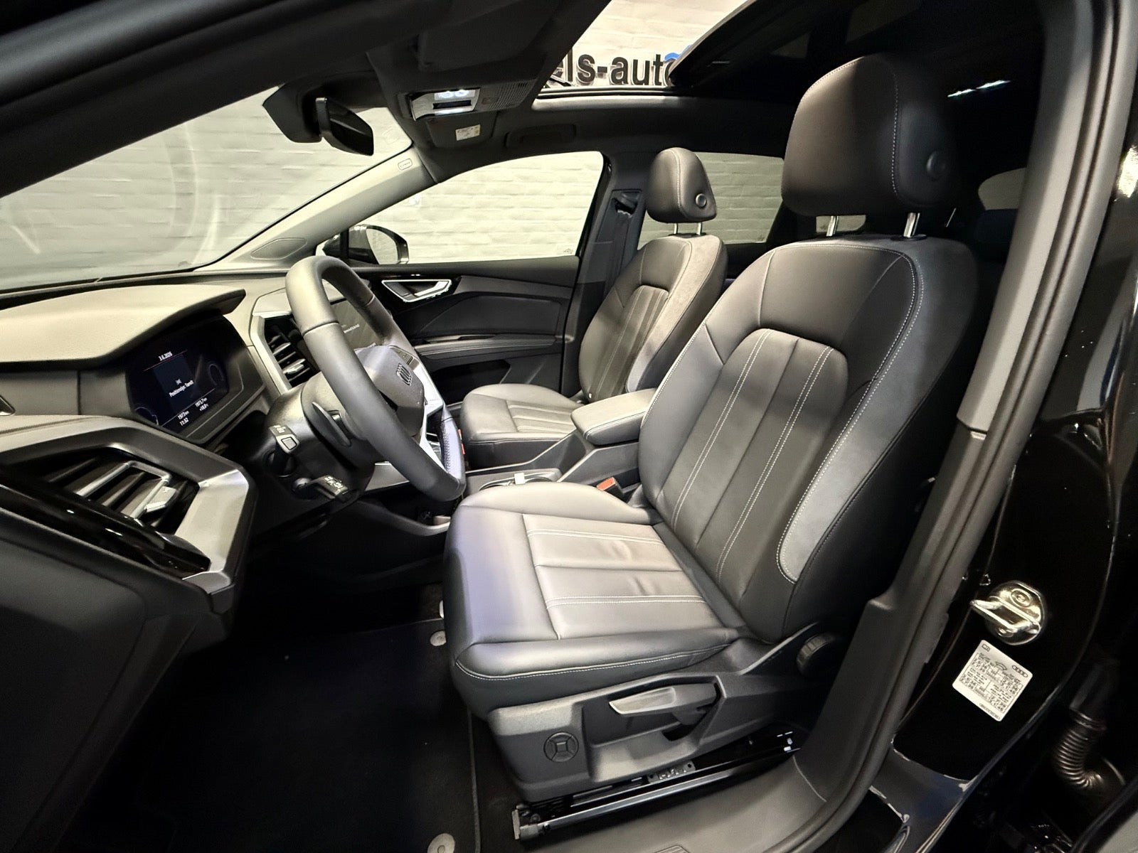 Sort Audi Q4 e-tron fra 2026