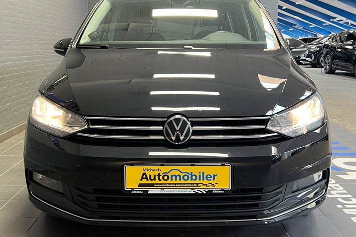 Sort VW Touran fra 2023