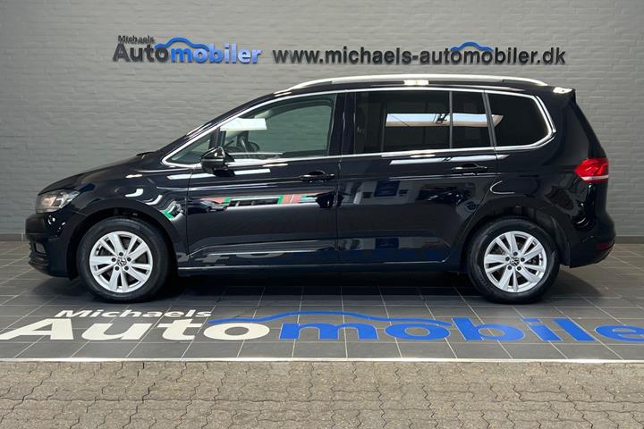Sort VW Touran fra 2023