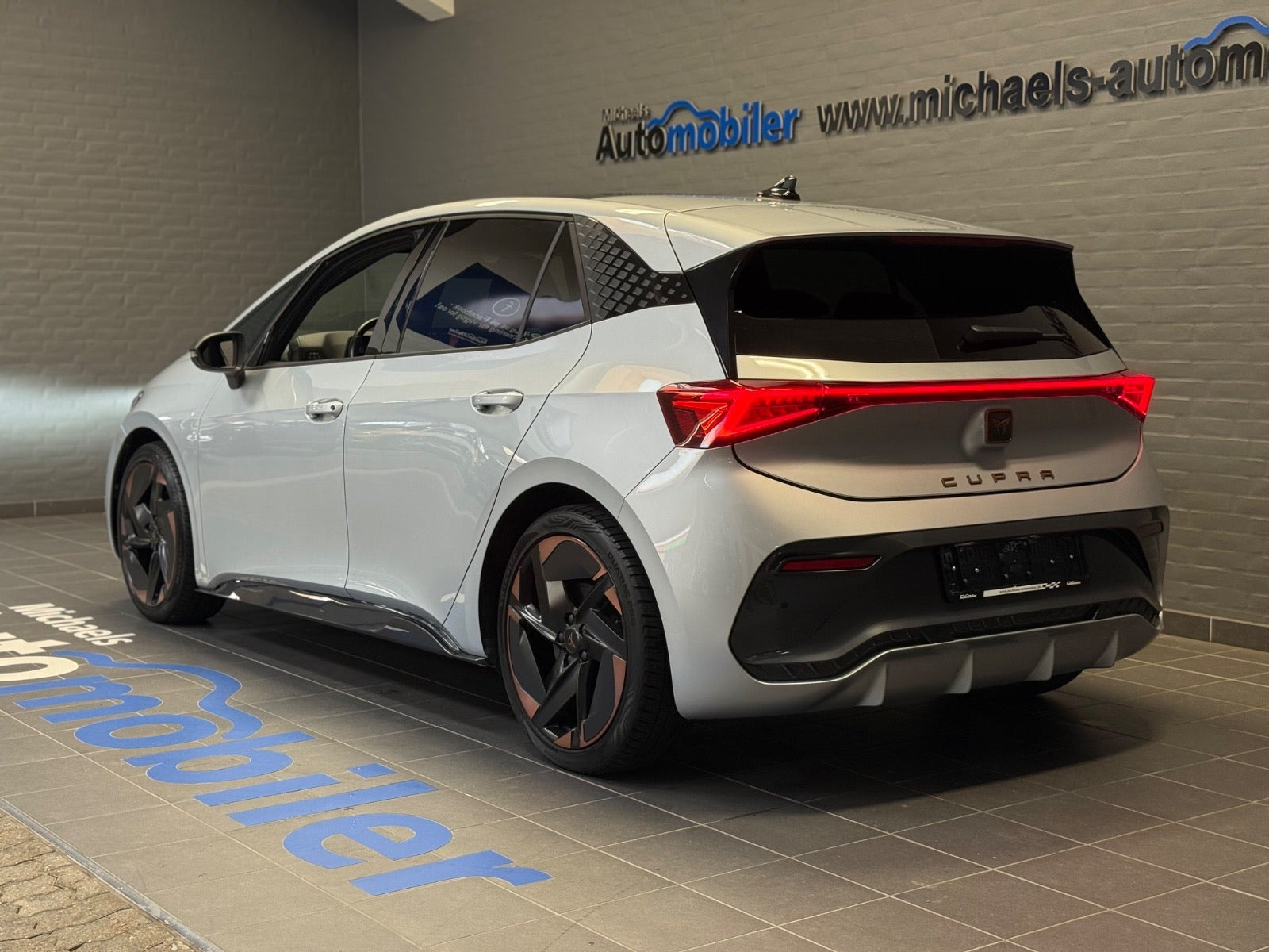 Sølv Cupra Born fra 2024