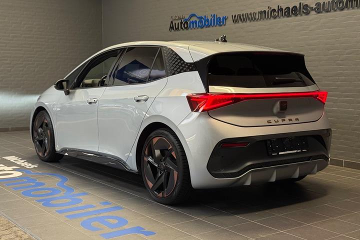 Sølv Cupra Born fra 2024