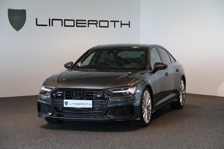 Grå Audi A6 fra 2019 set udefra