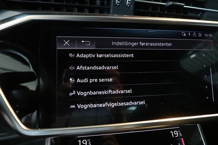 Grå Audi A6 fra 2019
