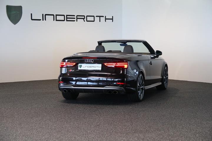 Sort Audi S3 fra 2018
