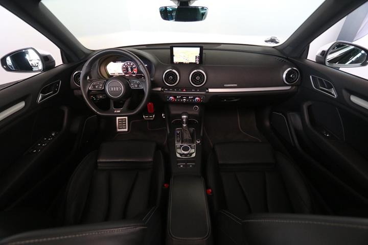 Sort Audi S3 fra 2018