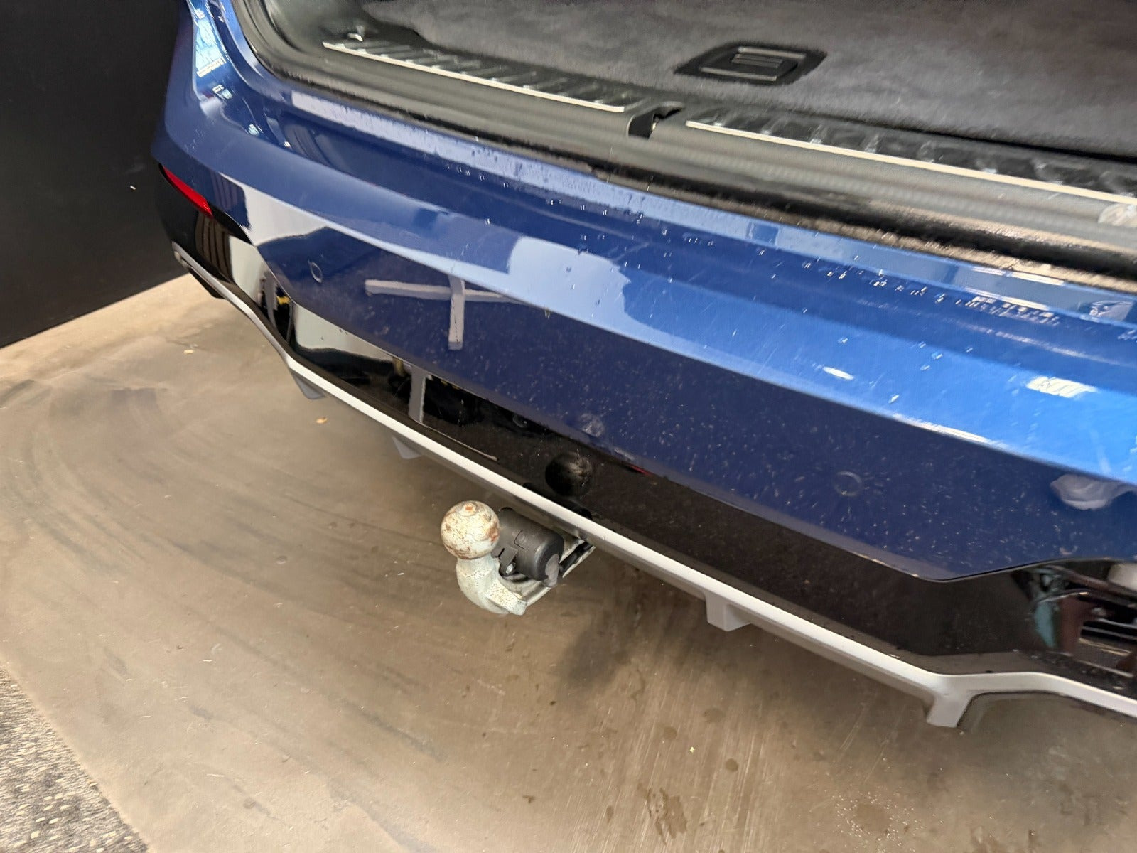 Blå BMW iX3 fra 2022