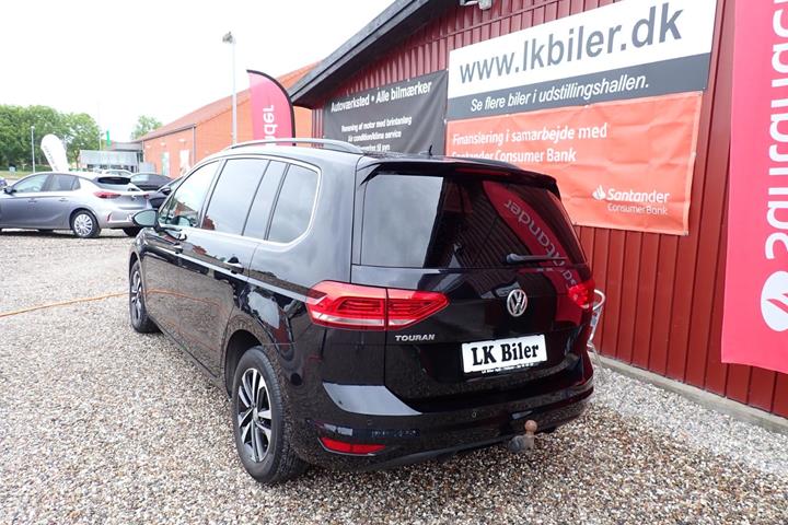 Sort VW Touran fra 2019