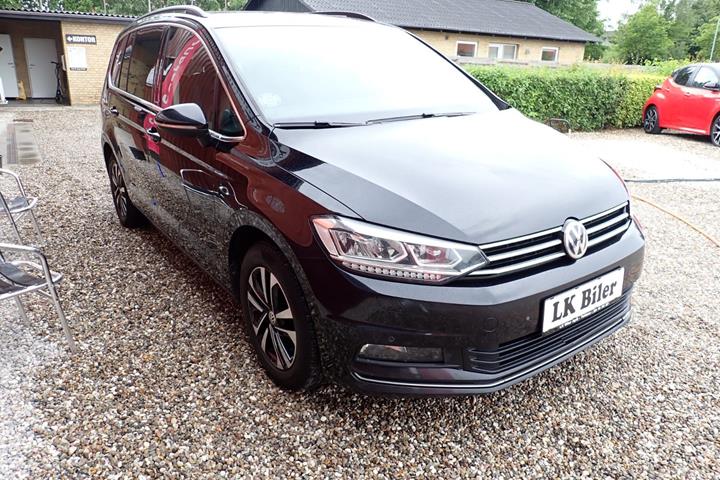 Sort VW Touran fra 2019