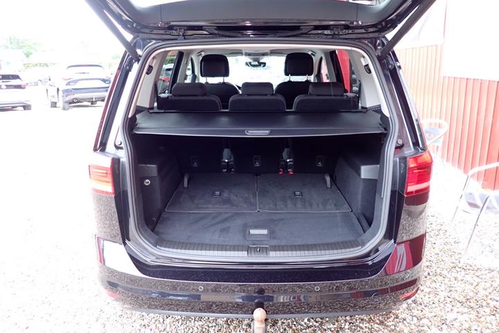 Sort VW Touran fra 2019