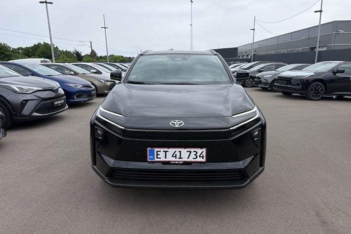 Sort Toyota BZ4X fra 2026