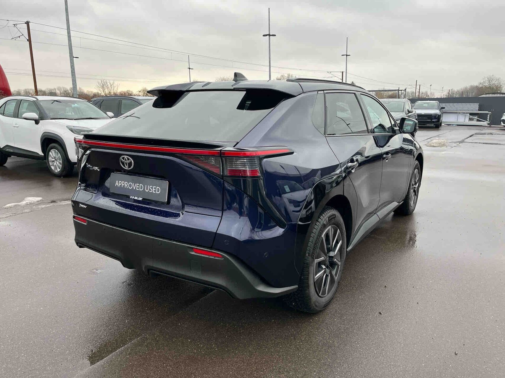 Blå Toyota BZ4X fra 2026