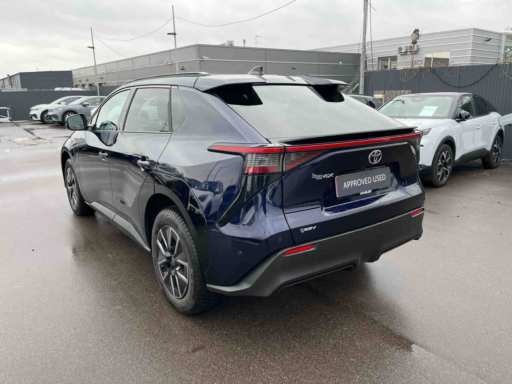 Blå Toyota BZ4X fra 2026